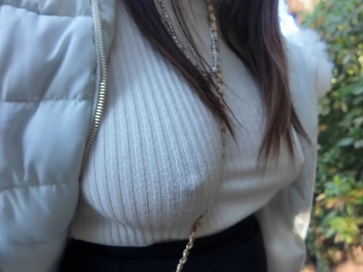 パイスラで強調される乳首ポッチがエロすぎｗ敏感巨乳女子とノーブラ散歩デートして潮吹きSEX！